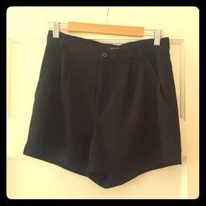 Brass clothing "Holiday" short